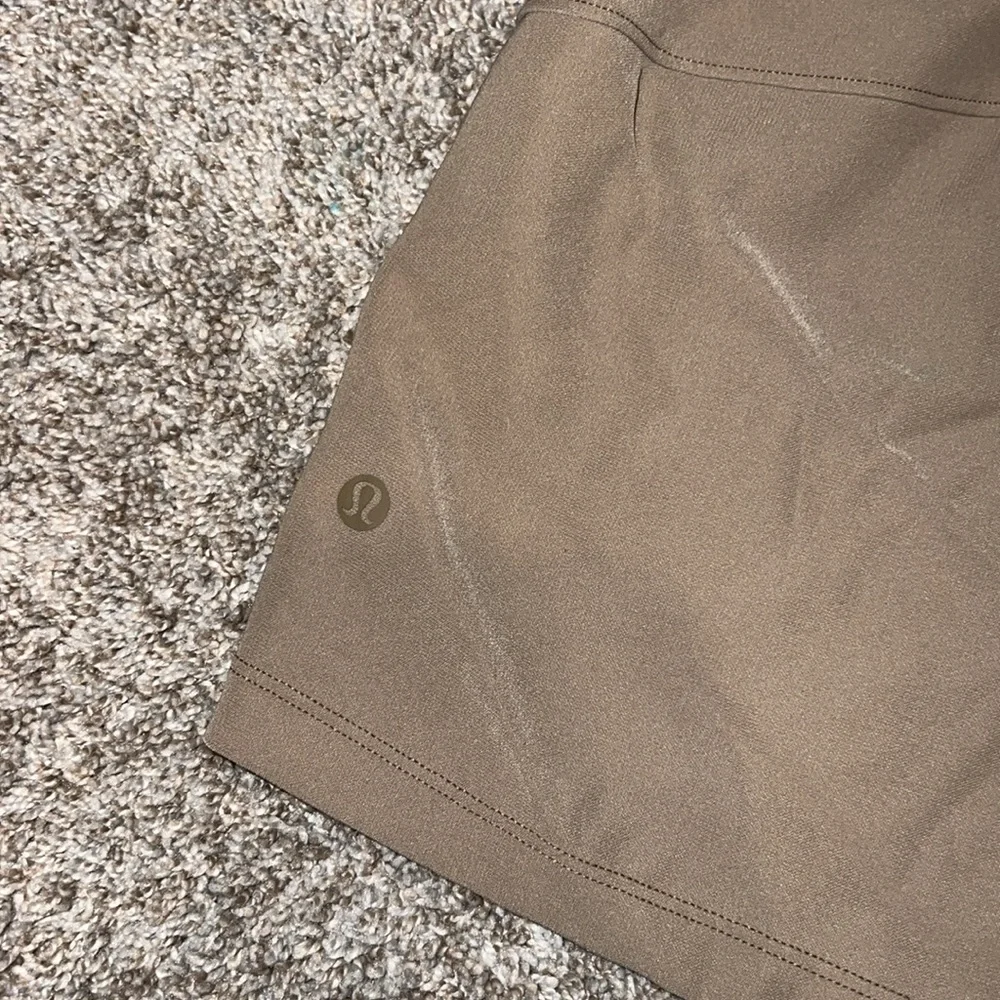 Lululemon On The Fly Short *Woven *2.5" Frontier size 2 - Picture 11 of 11